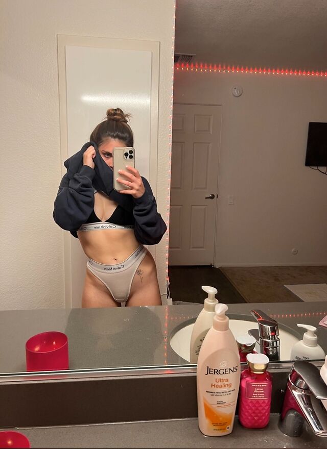 Chloe W Breen leaked photos