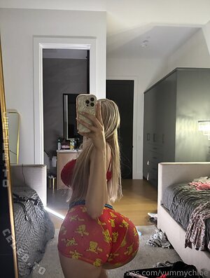 Chloe yummy Nude Leaked Photo #7