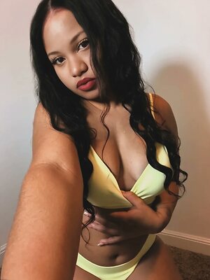 chloeleeadams leaked photo #3