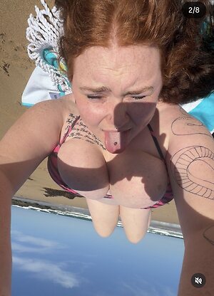 Chloiee28 Nude Leaked Photo #11