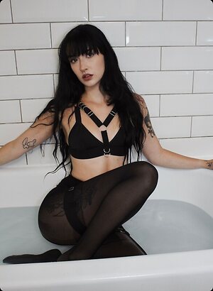 Chlover leaked photo #6