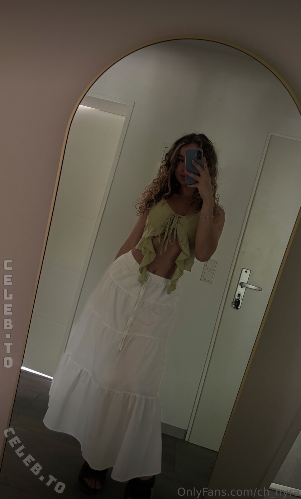 Ch_Nyra photo