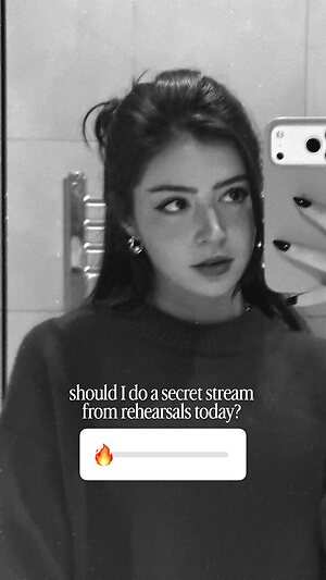 Chrissy Costanza leaked photo #7