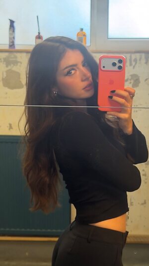 Chrissy Costanza