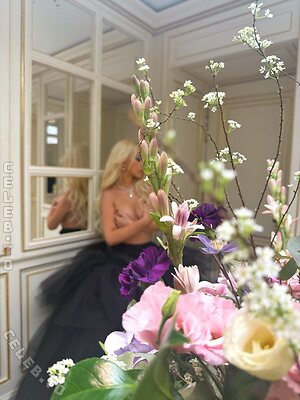 Christina Aguilera Nude Leaked Photo #4