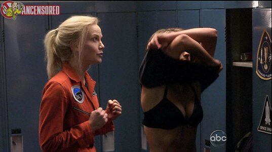 Christina Cox leaked photo #13