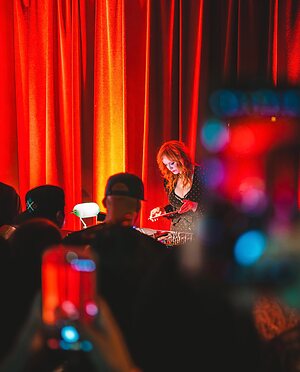 Christina Hendricks leaked photo #19