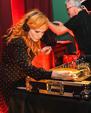 Christina Hendricks leaked photo #23