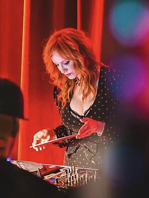 Christina Hendricks leaked photo #34