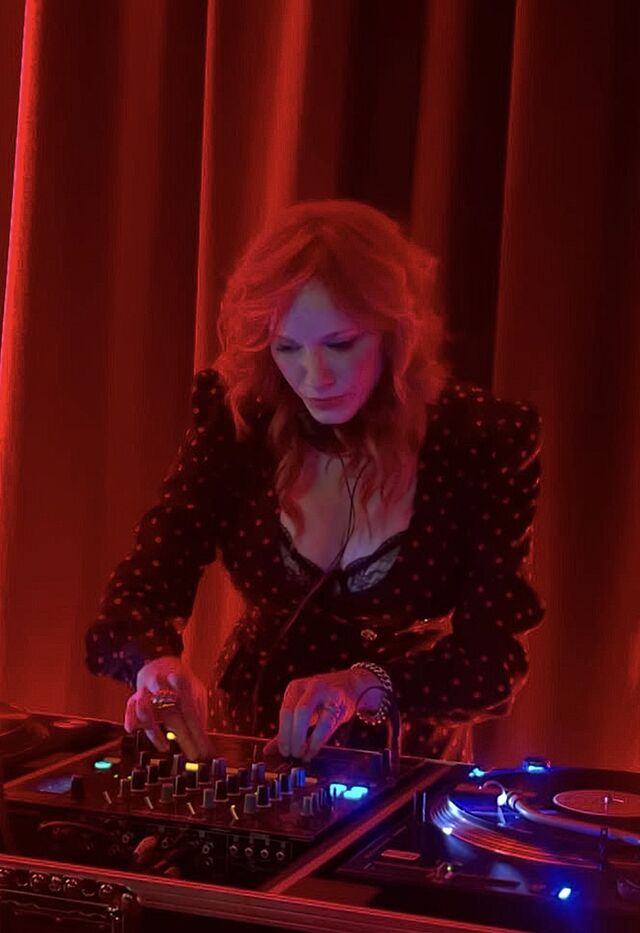Christina Hendricks leaked photos