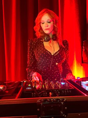 Christina Hendricks leaked photo #46