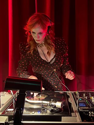 Christina Hendricks leaked photo #48