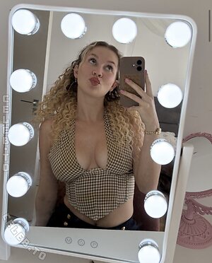 Christina Shakira More Nude Photos