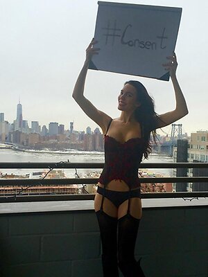 Christy Carlson Romano leaked photo #18