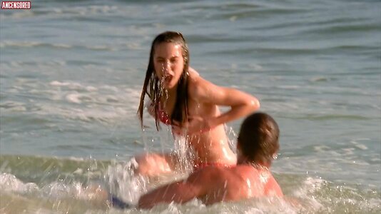 Christy Carlson Romano leaked photo #113