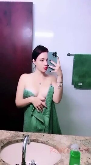 Cibelly Ferreira leaked photo #11
