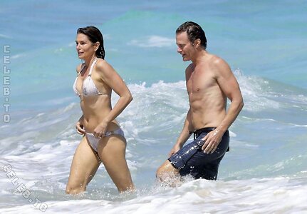 Cindy Crawford Nude Leaked Photo #144