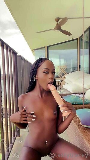 Cindy gets naughty leaked photo #34