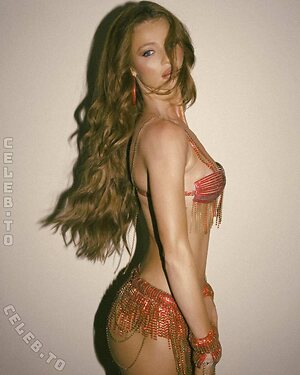 Cintia Dicker leaked photo #3