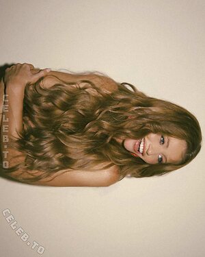 Cintia Dicker leaked photo #5