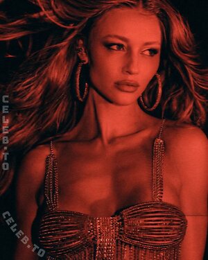 Cintia Dicker leaked photo #6