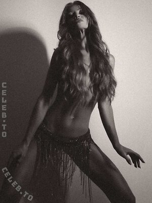 Cintia Dicker leaked photo #9