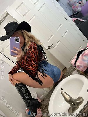 Claire Grimes Nude Leaked Photo #17