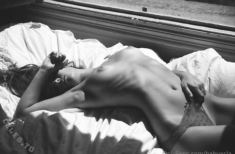 Claire Molin Nude Photos