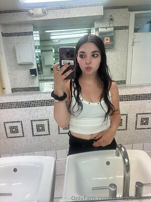 Claire Sundbye leaked photo #4