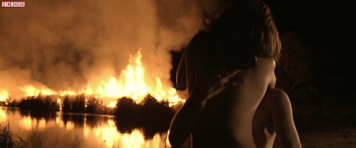 Claire Van Der Boom leaked photo #9