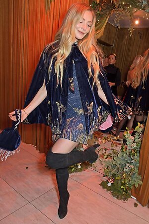 Clara Paget leaked photo #3