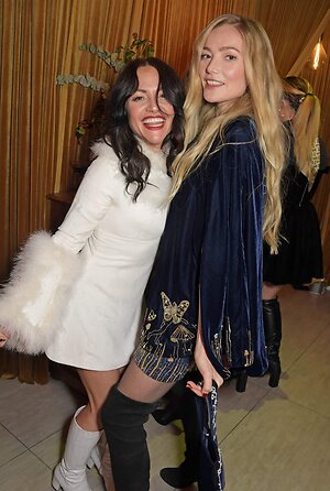 Clara Paget leaked photo #9