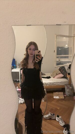 Clara Rae leaked photo #9