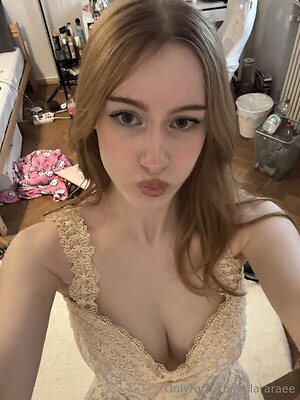 Clara Rae leaked photo #13