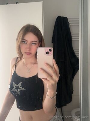 Clara Rae leaked photo #14