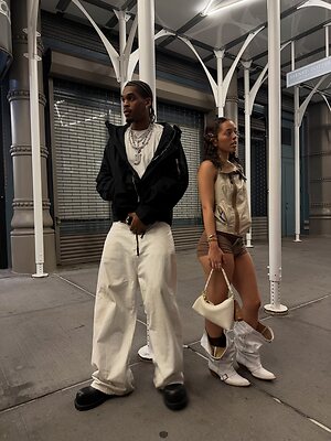 clara.west leaked photo #8