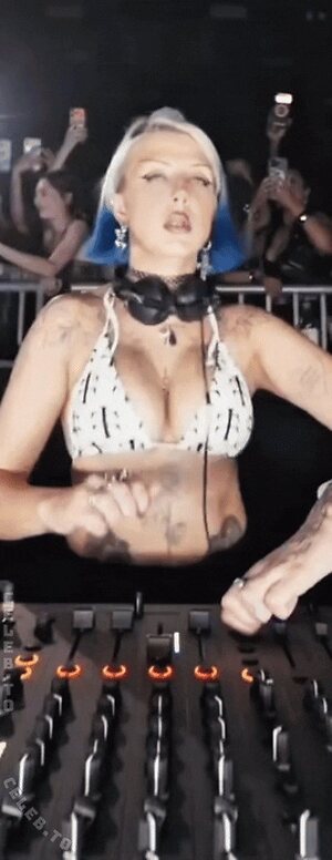 Cloudy DJ Nude Leaked Photo #18