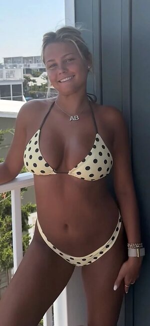 College Nude Leaked Photo #32