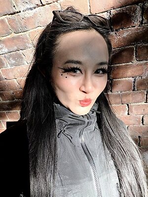 Connie Han leaked photo #5