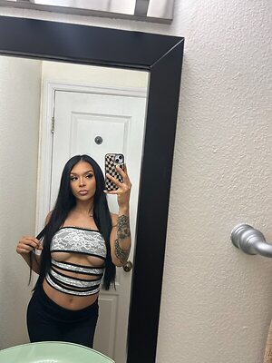 Cora Jade