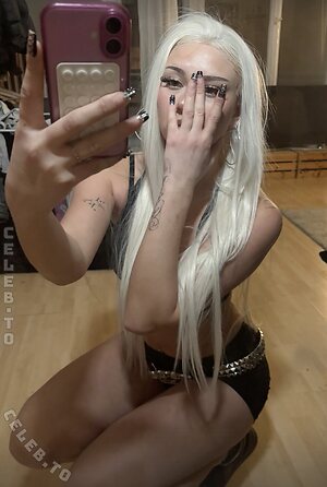 Cosima Chalk Nude Leaked Photo #7