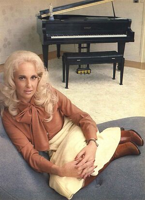 Country Music Girls born before 1985 Nude Leaked Photo #24