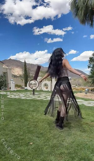 Coupleontour Nude Leaked Photo #17