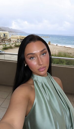 Courtney cassidy leaked photo #4