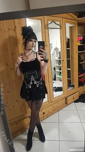 Crazy Badgirl photo
