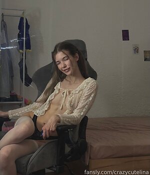 crazycutelina leaked photo #57