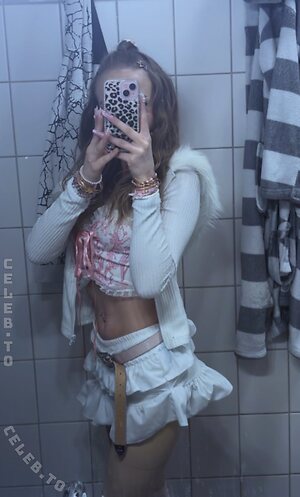 crystalmarykitty Nude Leaked Photo #11