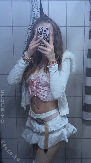 crystalmarykitty Nude Leaked Photo #12