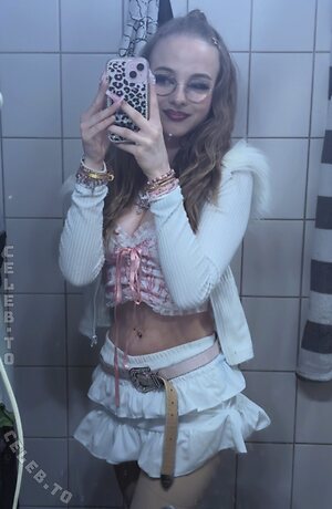 crystalmarykitty Nude Leaked Photo #13
