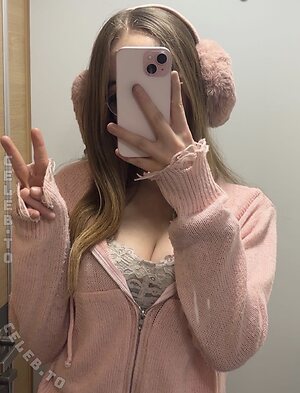 crystalmarykitty Nude Leaked Photo #37